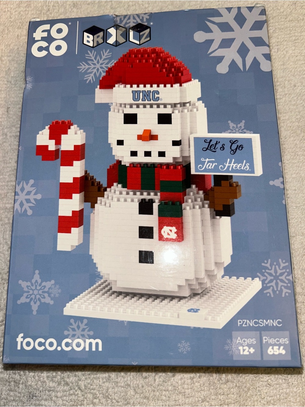 FOCO UNC Snowman Brick Building Set - White & Red